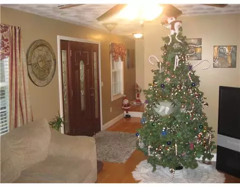 122 Park Ave, Woonsocket, RI 02895 photo 5