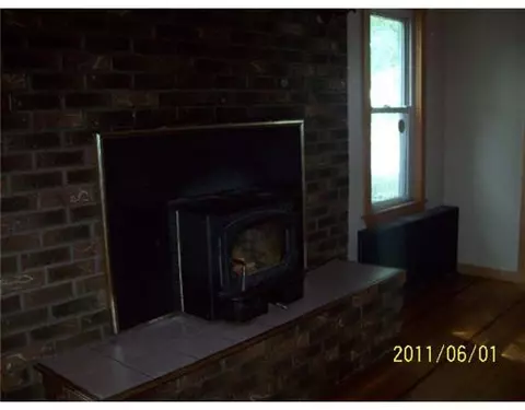2148 Mendon Rd, Woonsocket, RI 02895 photo 6