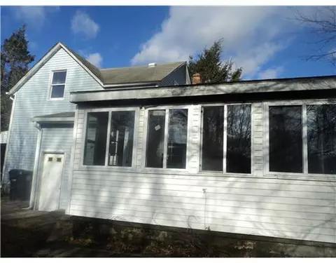 190 Blade St, Warwick, RI 02886 photo 2