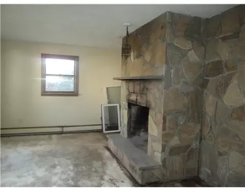 190 Blade St, Warwick, RI 02886 photo 8