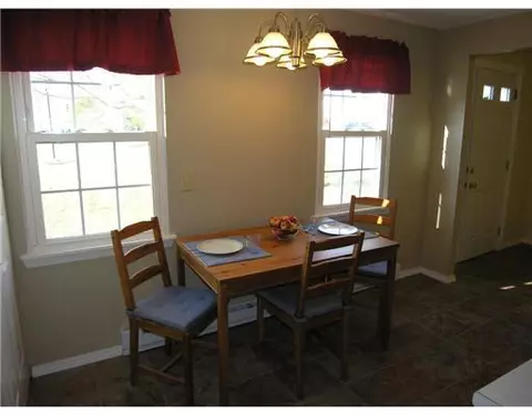 8 Lakeside Dr #L, Ledyard, CT 06339 photo 3