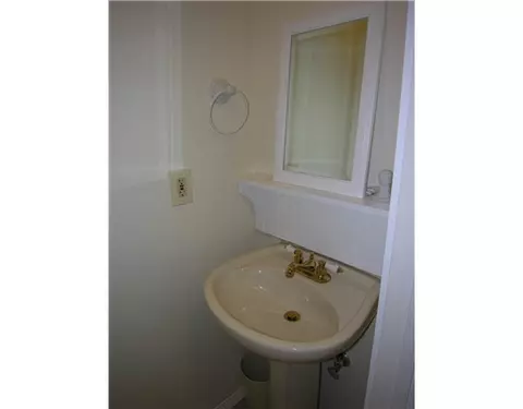 8 Lakeside Dr #L, Ledyard, CT 06339 photo 10
