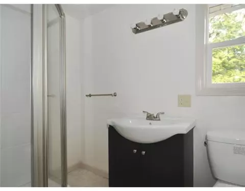 31 Lyndale Ave, Warwick, RI 02889 photo 11