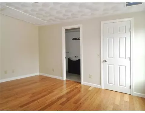 31 Lyndale Ave, Warwick, RI 02889 photo 9