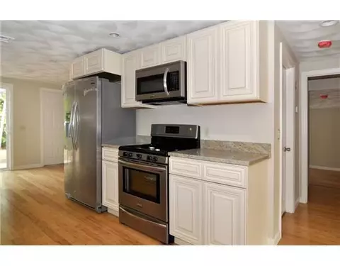 31 Lyndale Ave, Warwick, RI 02889 photo 5