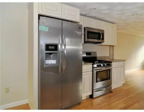 31 Lyndale Ave, Warwick, RI 02889 photo 3