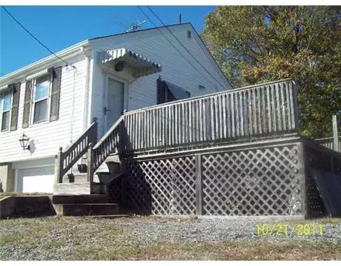 619 Killingly St, Johnston, RI 02919 photo 2