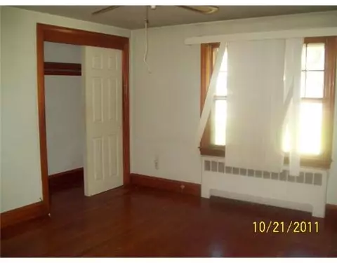 619 Killingly St, Johnston, RI 02919 photo 8