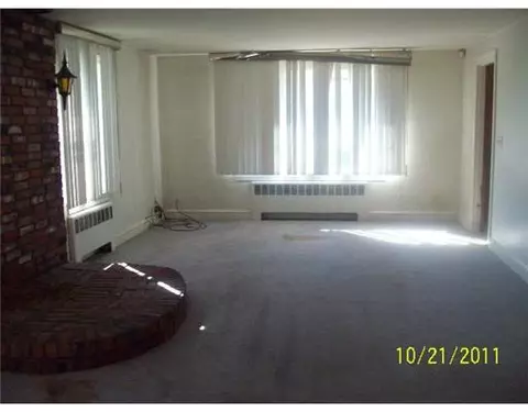 619 Killingly St, Johnston, RI 02919 photo 3