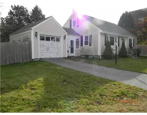 33 Everett St, Warren, RI 02885 photo 2