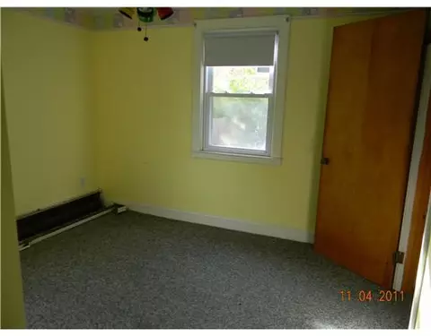 33 Everett St, Warren, RI 02885 photo 4