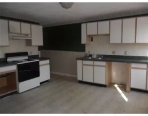 74 Lincoln St, Woonsocket, RI 02895 photo 8