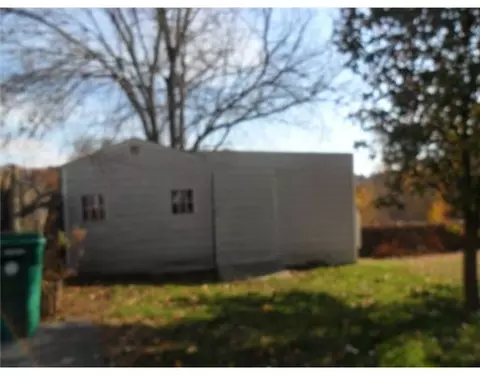 74 Lincoln St, Woonsocket, RI 02895 photo 13