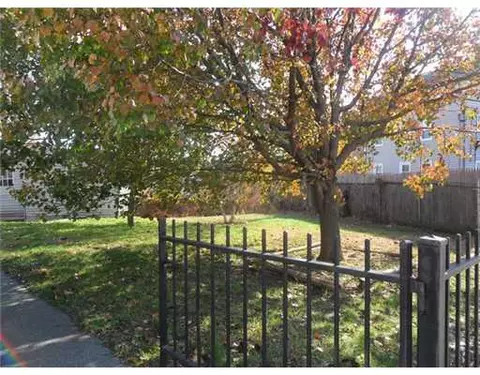 74 Lincoln St, Woonsocket, RI 02895 photo 14