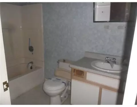74 Lincoln St, Woonsocket, RI 02895 photo 5