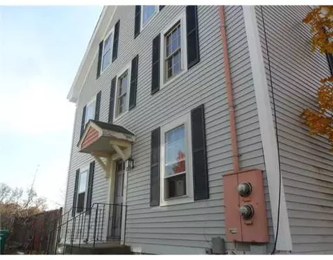 74 Lincoln St, Woonsocket, RI 02895 photo 3