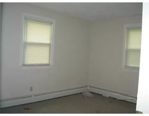 225 Third Ave, Warwick, RI 02888 photo 3