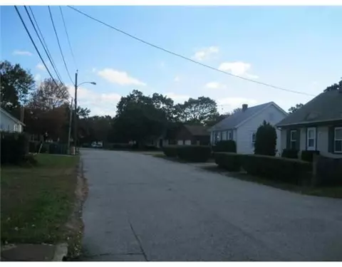 225 Third Ave, Warwick, RI 02888 photo 5