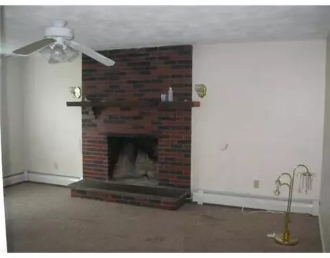 225 Third Ave, Warwick, RI 02888 photo 2