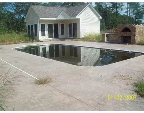 35 Bronco Hwy, Mapleville, RI 02839 photo 2