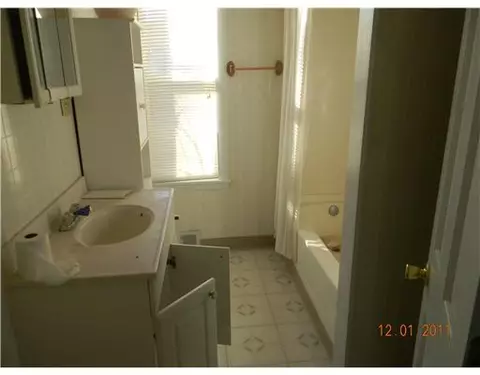 54 Fulton St, Woonsocket, RI 02895 photo 9