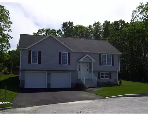 60 Fieldside Dr, Woonsocket, RI 02895 photo 2