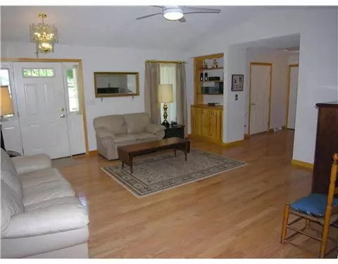 62 Lakeview Dr, Preston, CT 06365 photo 5
