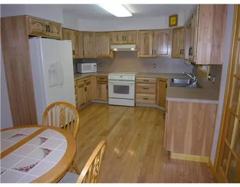 62 Lakeview Dr, Preston, CT 06365 photo 8