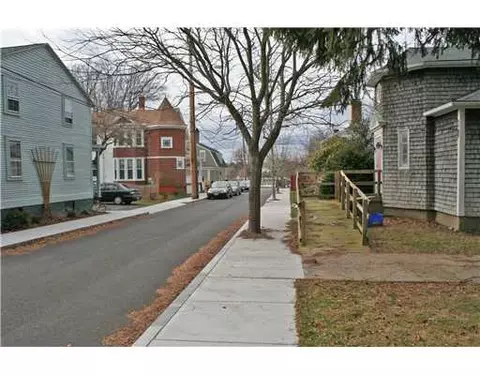 16 School St, Warren, RI 02885 photo 4