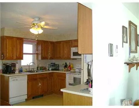 8 King St, Westerly, RI 02891 photo 4