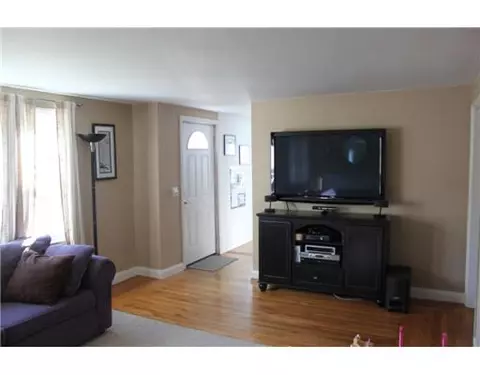 59 Pilgrim Dr, Warwick, RI 02888 photo 7