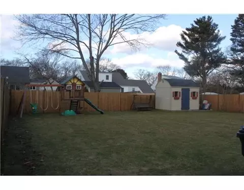 59 Pilgrim Dr, Warwick, RI 02888 photo 4