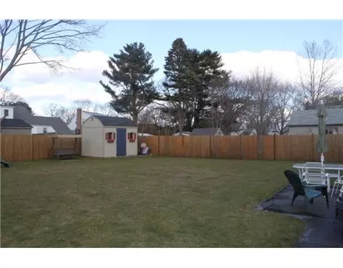 59 Pilgrim Dr, Warwick, RI 02888 photo 2