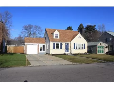 59 Pilgrim Dr, Warwick, RI 02888 photo 1