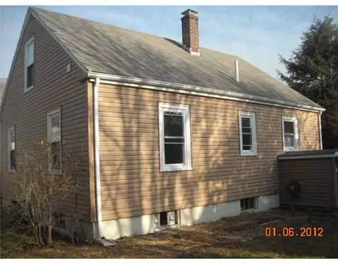 127 Warwick St, Woonsocket, RI 02895 photo 7