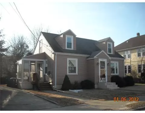 127 Warwick St, Woonsocket, RI 02895 photo 1