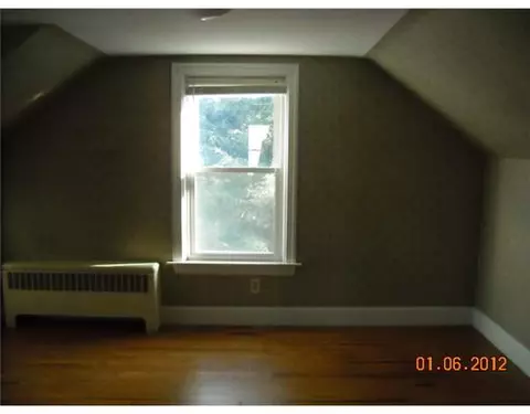 127 Warwick St, Woonsocket, RI 02895 photo 8