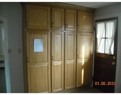 127 Warwick St, Woonsocket, RI 02895 photo 3