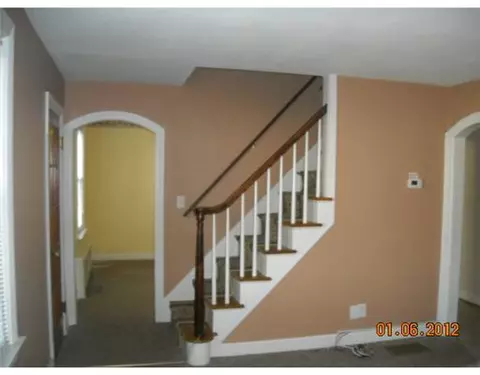 127 Warwick St, Woonsocket, RI 02895 photo 5