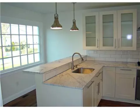 4 Odonnell Rd, Middletown, RI 02842 photo 9