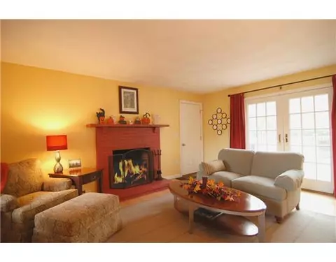 40 Shannon Rd, Exeter, RI 02822 photo 2