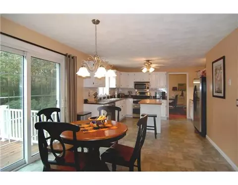 40 Shannon Rd, Exeter, RI 02822 photo 3