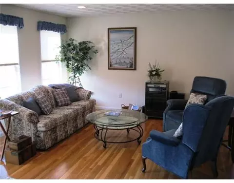 18 Danielle Ave, Westerly, RI 02891 photo 10