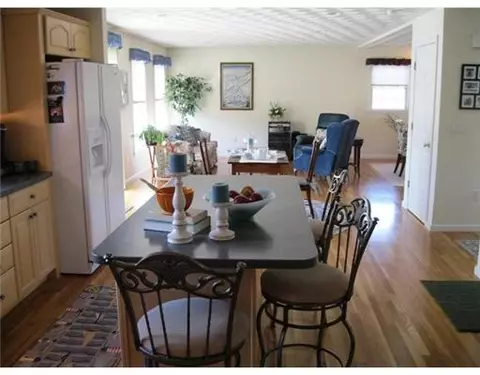 18 Danielle Ave, Westerly, RI 02891 photo 5