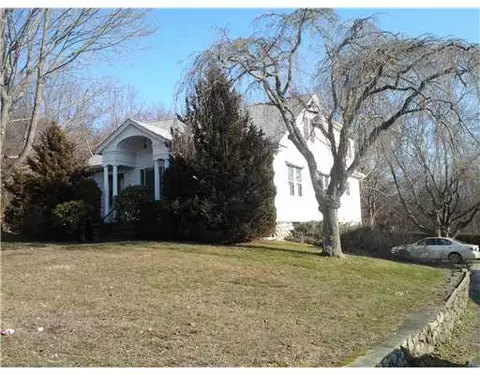 101 Tower St, Westerly, RI 02891 photo 1