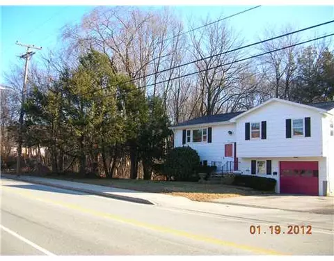 531 Aylsworth Ave, Woonsocket, RI 02895 photo 3