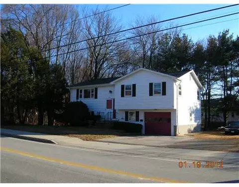 531 Aylsworth Ave, Woonsocket, RI 02895 photo 2