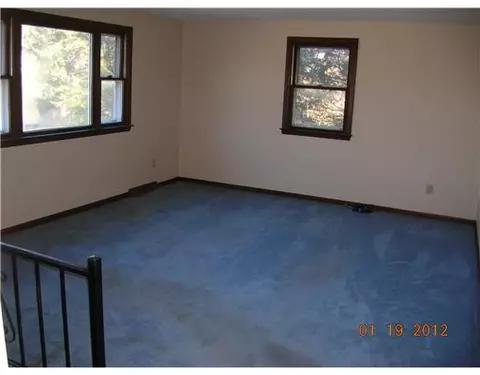 531 Aylsworth Ave, Woonsocket, RI 02895 photo 8
