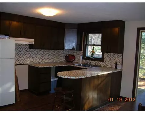 531 Aylsworth Ave, Woonsocket, RI 02895 photo 5