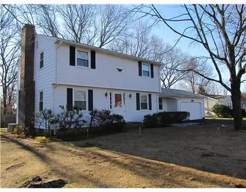 535 Algonquin Dr, Warwick, RI 02888 photo 1